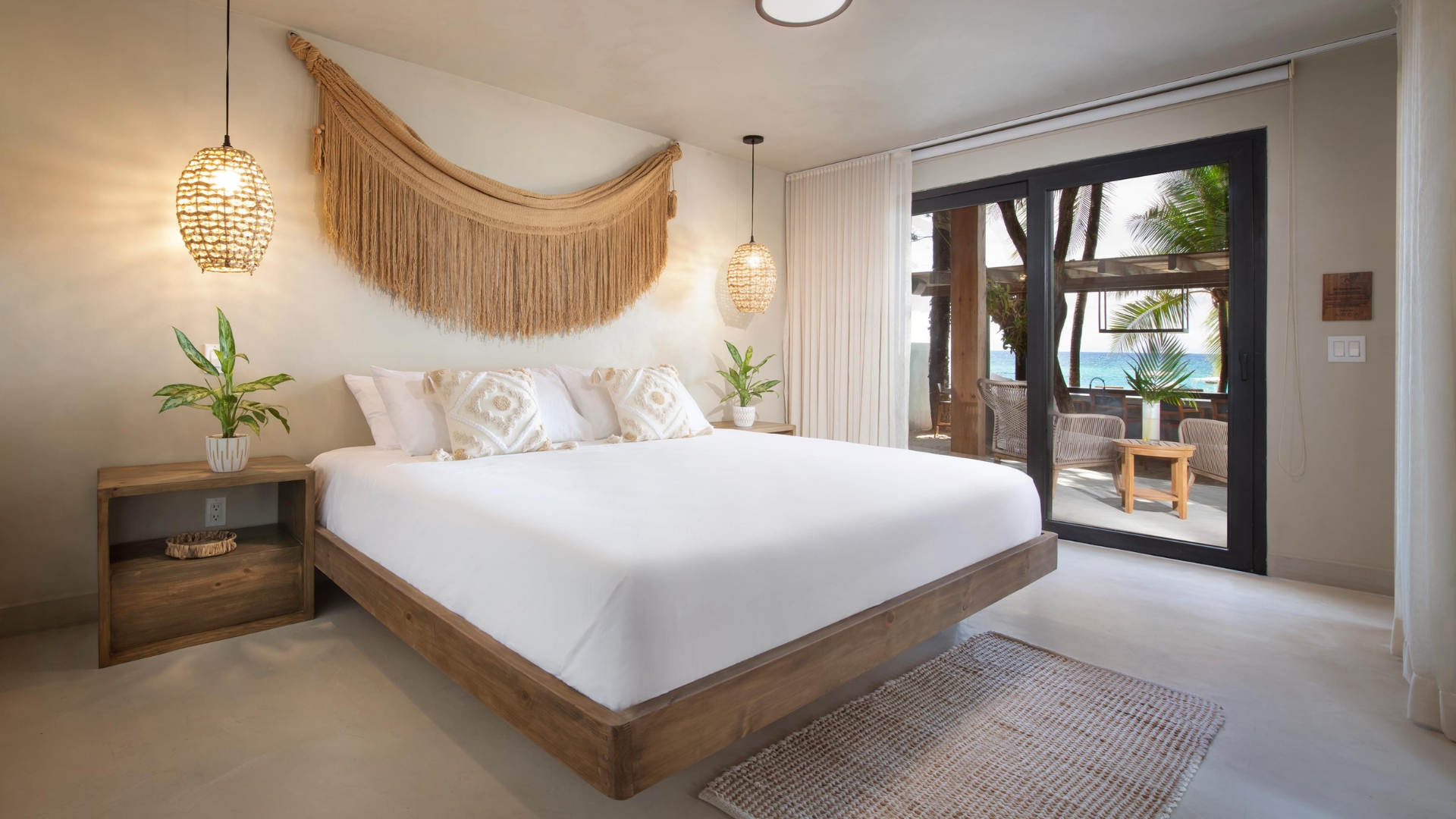 Beach Hotel Roatan