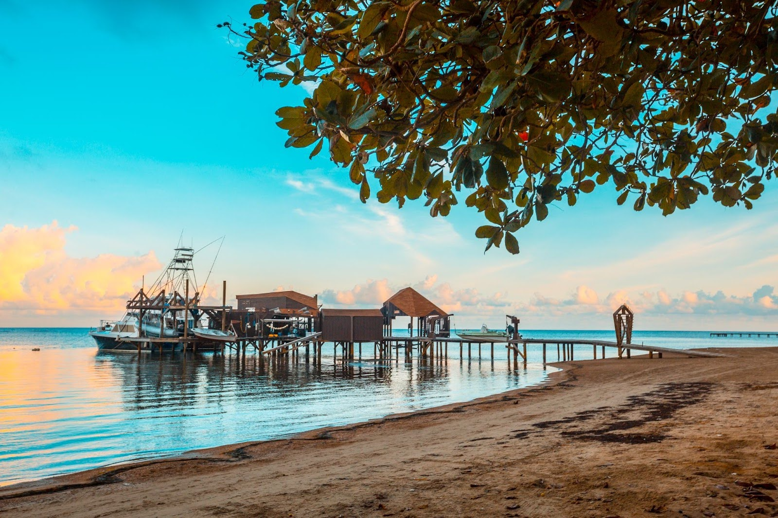 Bay Islands Hotels