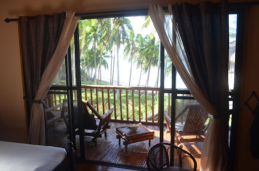 Comfortable Junior Suite near the beach at Arca Roatan
